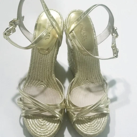 Michael Kors Gold Wedge size 10 - Picture 6 of 6